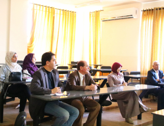 Palestine Polytechnic University (PPU) - اللجنة العلمية في كلية العلوم التطبيقية تعقد محاضرة علمية بعنوان كيف تحمي بياناتك