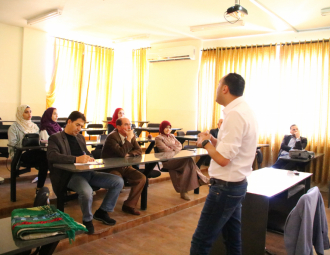 Palestine Polytechnic University (PPU) - اللجنة العلمية في كلية العلوم التطبيقية تعقد محاضرة علمية بعنوان كيف تحمي بياناتك
