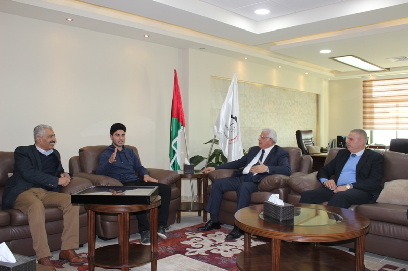 Palestine Polytechnic University (PPU) - جامعة بوليتكنك فلسطين تكرم الطالب مهند الرجبي لحصوله على الدرع الذهبي من موقع يوتيوب