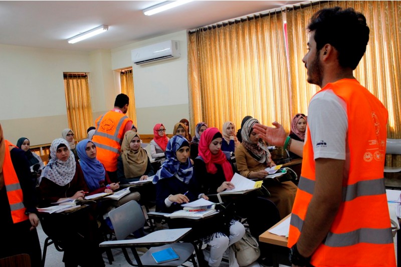 Palestine Polytechnic University (PPU) - فريق تميّز الخليل في جامعة بوليتكنك فلسطين  ينظم حملة خاصة بطلبة السنة الاولى
