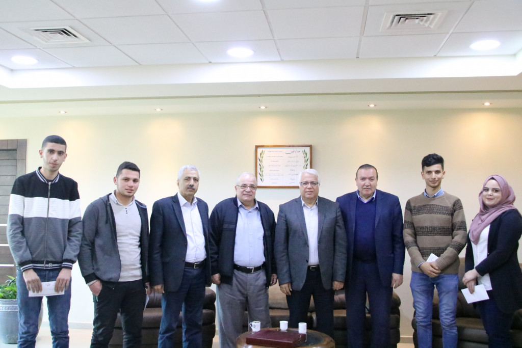 Palestine Polytechnic University (PPU) - بلدية بيت عوا تكرّم طلبة الهندسة المعمارية في جامعة بوليتكنك فلسطين لتصميمهم   مشروع "مُنتزه بيت عوا"