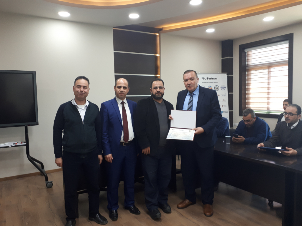 Palestine Polytechnic University (PPU) - دائرة الهندسة الميكانيكية تعقد ورشة عمل مع ممثلي المؤسسات والمصانع وورش الصيانة ‎