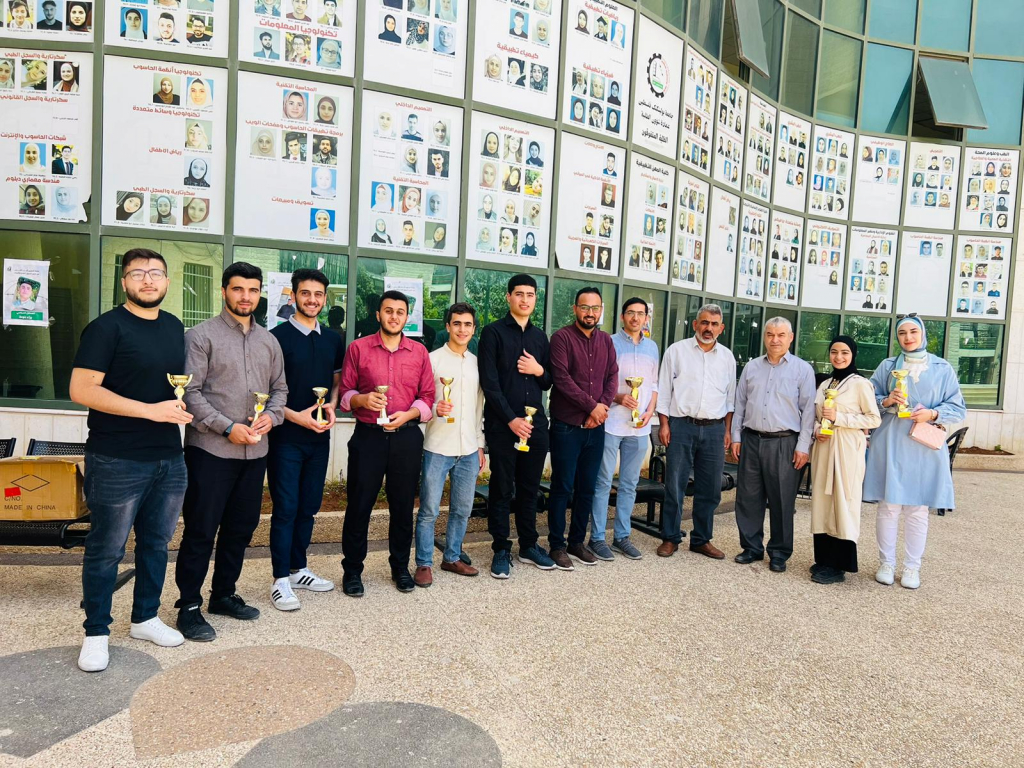 Palestine Polytechnic University (PPU) - عميد شؤون الطلبة يكرم منتخب الجامعة للشطرنج Palestine Polytechnic University (PPU) - عميد شؤون الطلبة يكرم منتخب الجامعة للشطرنج