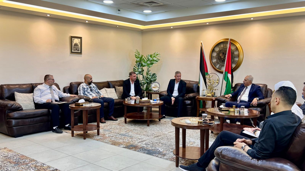 Palestine Polytechnic University (PPU) - كلية الدراسات الثنائية- جامعة بوليتكنك فلسطين وشركة مدى توقعان مذكرة تفاهم 