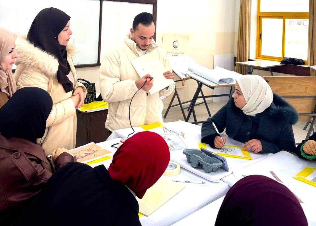 Palestine Polytechnic University (PPU) - برنامج العلاج الوظيفي في جامعة بوليتكنك فلسطين ينظم ورشة “فن الحرق على الخشب” لتعزيز المهارات العلاجية لطلبته