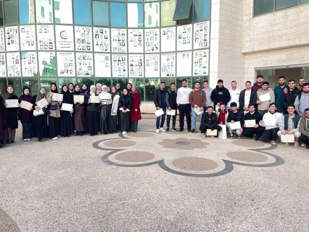 Palestine Polytechnic University (PPU) - اختتام تدريب Problem Solving – Level One بمسابقة تنافسية في كلية تكنولوجيا المعلومات وهندسة الحاسوب