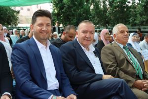 تكريم طلبة كلية الهندسة المتفوقين في الفصل الثاني 2021.2022 من قبل عمادة شؤون الطلبة
