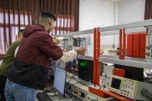 مختبرات دائرة الهندسة الكهربائية 2022