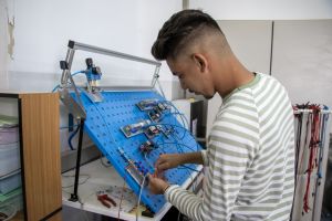 مختبرات دائرة الهندسة الكهربائية 2022