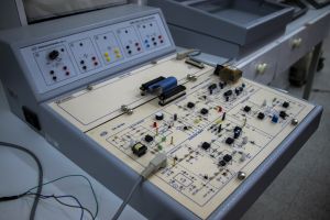 مختبرات دائرة الهندسة الكهربائية 2022