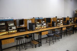 مختبرات دائرة الهندسة الكهربائية 2022