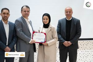 تكريم الطلبة المتفوقين من قبل عمادة شؤون الطلبة