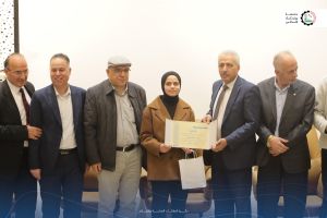 الطلبة المتفوقين على الفصل الدراسي الأول 2024/2025