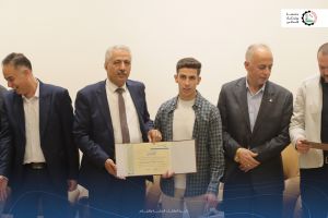 الطلبة المتفوقين على الفصل الدراسي الأول 2024/2025