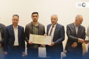 الطلبة المتفوقين على الفصل الدراسي الأول 2024/2025
