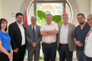 توقيع اتفاقيات وجولات ميدانية للمستشفيات