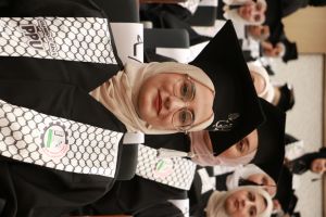 فعالية تخريج طلبة الدفعة الاولى من تخصص الطب البشري واداء اليمين