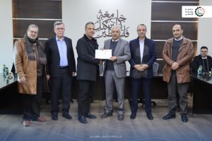 تكريم طاقم كلية الطب وعلوم الصحة بمناسبة الحصول على الاعتماد الدولي من قبل رئيس الجامعة