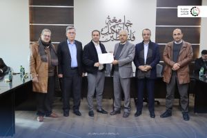 تكريم طاقم كلية الطب وعلوم الصحة بمناسبة الحصول على الاعتماد الدولي من قبل رئيس الجامعة