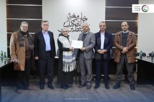 تكريم طاقم كلية الطب وعلوم الصحة بمناسبة الحصول على الاعتماد الدولي من قبل رئيس الجامعة