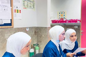 خلال التدريب السريري للطلبة في مستشفى الجمعية العربية للتأهيل