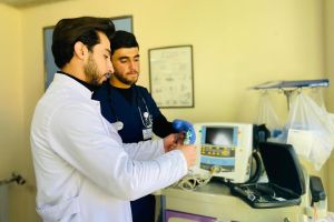 خلال التدريب السريري للطلبة في مستشفى الجمعية العربية للتأهيل