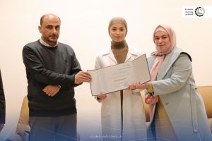 كلية التمريض تهنئ الطلبة الأوائل للفصل الدراسي الأول 2024/2025 .