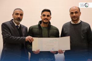كلية التمريض تهنئ الطلبة الأوائل للفصل الدراسي الأول 2024/2025 .