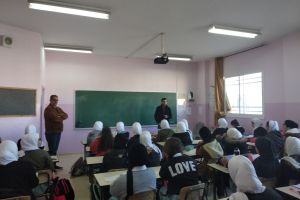 Palestine Polytechnic University (PPU) - وفد من جامعة بوليتكنك فلسطين يزور مدرسة رجب المحتسب الأساسية للبنات