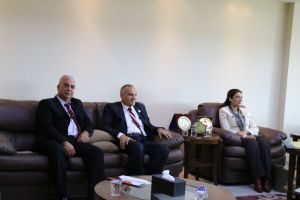 Palestine Polytechnic University (PPU) - جامعة بوليتكنك فلسطين تستلم الأطلس الاحصائي لفلسطين من رئيسة الجهاز المركزي للاحصاء الفلسطيني الدكتورة علا عوض