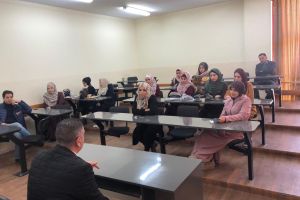 Palestine Polytechnic University (PPU) - اللجنة العلمية في كلية العلوم التطبيقية في جامعة بوليتكنك فلسطين تعقد محاضرة علمية بعنوان "الفنون والتطور المعرفي عبر التاريخ"