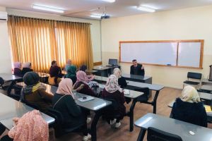 Palestine Polytechnic University (PPU) - اللجنة العلمية في كلية العلوم التطبيقية في جامعة بوليتكنك فلسطين تعقد محاضرة علمية بعنوان "الفنون والتطور المعرفي عبر التاريخ"