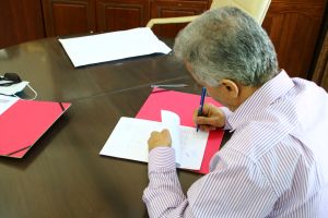 Palestine Polytechnic University (PPU) - جامعة بوليتكنك فلسطين توقع اتفاقية تعاون واصل لنقل وتوزيع بريد الجامعة