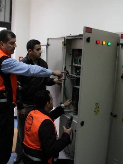 Palestine Polytechnic University (PPU) - في سابقة أولى من نوعها المركز الوطني الفلسطيني للسلامة والصحة المهنية وحماية البيئة في جامعة بوليتكنك فلسطين يقوم بتأهيل مراكز الكفايات في الضفة الغربية في بناءنظام خاص بالسلامة والصحة المهنية وتهيئة بيئة تعليمية مناسبة ضمن اشتراطات السلامة والصحة المهنية