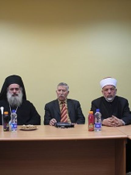 Palestine Polytechnic University (PPU) - زيارة مطران القدس عطا الله حنا ووفد من مؤسسة الدفاع عن المسجد الأقصى والمقدسات الإسلامية والمسيحي لجامعة بوليتكنك فلسطين