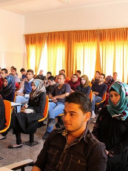 Palestine Polytechnic University (PPU) - بالتعاون مع كلية المهن التطبيقية مركز خدمات التوظيف والأعمال الريادية يعقد ورشة عمل بعنوان  "مستقبلك الوظيفي يبدأ بخطوة" في جامعة بوليتكنك فلسطين