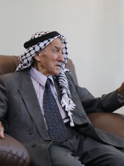 Palestine Polytechnic University (PPU) - خريج الثانوية العامة الحاج عبد القادر أبو عجمية يزور جامعه بوليتكنك فلسطين ويتعرف على  برامجها الأكاديمية