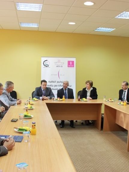 Palestine Polytechnic University (PPU) - جامعة بوليتكنك فلسطين وبنك فلسطين ومؤسسة التعاون يوقعون اتفاقية برنامج زمالة للتطوير الأكاديمي والمهني