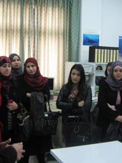 جامعة بوليتكنك فلسطين تستضيف طلبة من جامعة بيرزيت