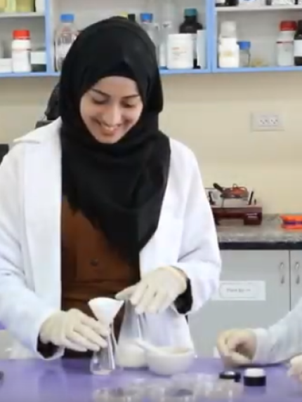 Palestine Polytechnic University (PPU) - مشروع اعادة استخدام مصل الحليب ذو التأثير العلاجي المضاد للكائنات الحية الدقيقة المسببة للأمراض في تصنيع المواد التجميلية في جامعة بوليتكنك فلسطين