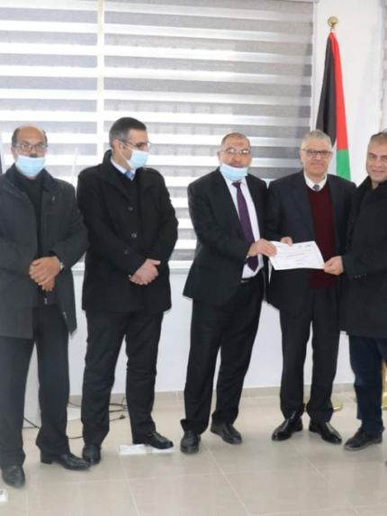 Palestine Polytechnic University (PPU) - رئيس بلدية الخليل  يكرّم "فريق البوليتكنك" الفائز  بمسابقة "HEMAHACK2020" للأفكار الريادية