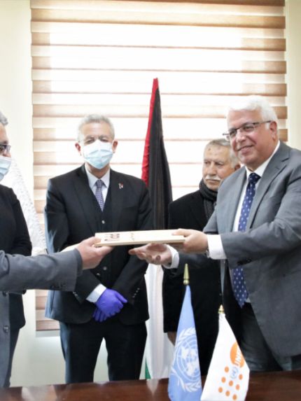 Palestine Polytechnic University (PPU) - جامعة بوليتكنك فلسطين وجمعية الإغاثة الطبية الفلسطينية توقعان اتفاقية تعاون مشترك لإنشاء مركز صحي صديق للشباب 