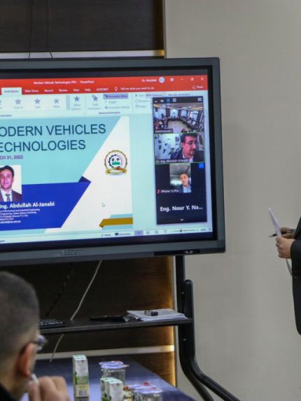 Palestine Polytechnic University (PPU) - كلية المهن التطبيقية تعقد المحاضرة الأولى من برنامج التعاون المشترك بين جامعة بوليتكنك فلسطين والخبراء العرب‎‎