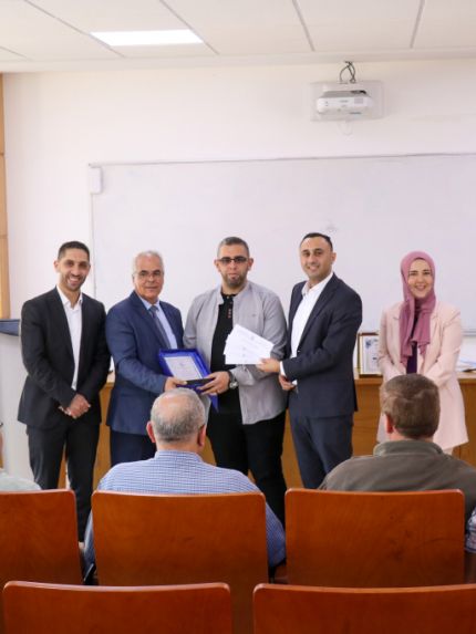 Palestine Polytechnic University (PPU) - كلية المهن التطبيقية بجامعة بوليتكنك فلسطين تقيم حفلاً لتكريم كوكبة من كوادرها المُتميّزين في العام الأكاديمي 2021-2022