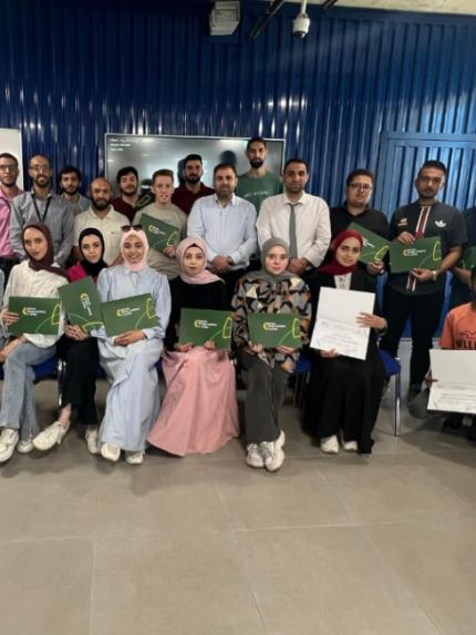 Palestine Polytechnic University (PPU) - قسم هندسة الطاقة المتجددة في كلية الدراسات الثنائية يختتم دورة في الأردن