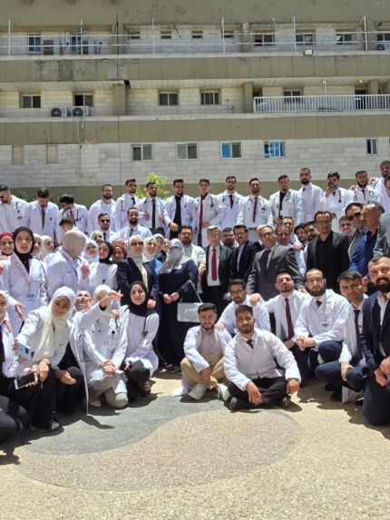 Palestine Polytechnic University (PPU) - طلبة الطب البشري بجامعة بوليتكنك فلسطين يتوجون مسيرتهم التعليمية بنجاح الامتحانات السريرية