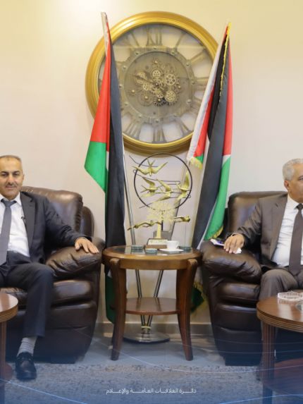 Palestine Polytechnic University (PPU) - اللجنتان التوجيهية والتنفيذية للمركز الوطني للابتكار الصناعي والاستدامة تعقدان اجتماعاً مشتركاً في مكتب رئيس جامعة بوليتكنك فلسطين