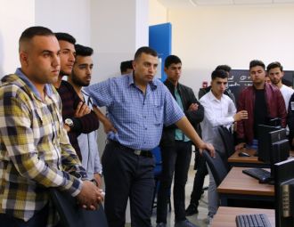 استقبال جامعة بوليتكنك فلسطين لمدرسة ذكور يطا الثانوية