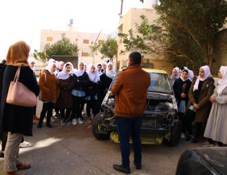 جامعة بوليتكنك فلسطين تستقبل مدرسة ياسر عمروالثانوية لل…