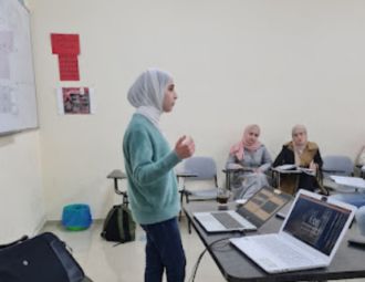 لقاءات توعوية حول مخاطر الانترنت واختراق الخصوصية 